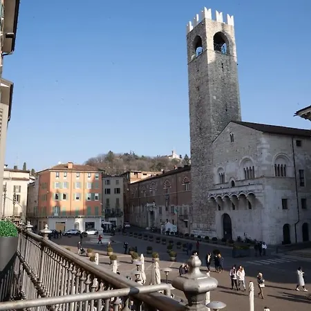 Apartment Piazza Duomo Cathedral View