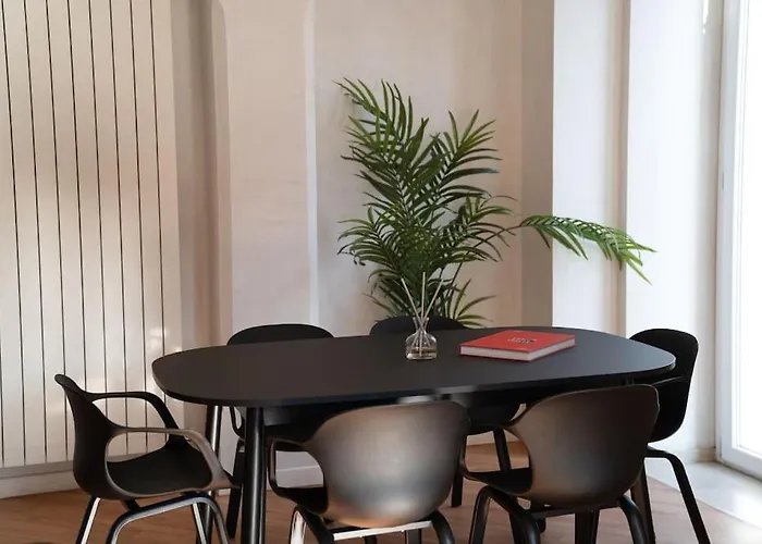 Piazza Duomo Cathedral View *