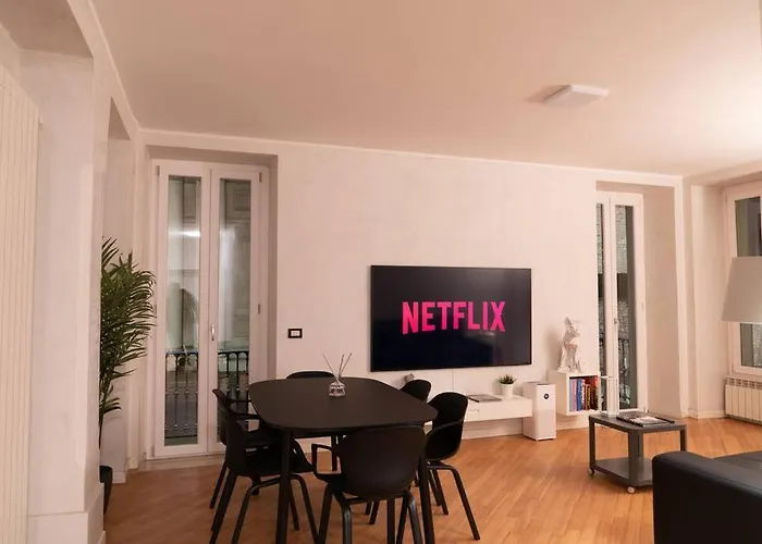 Piazza Duomo Cathedral View * Brescia