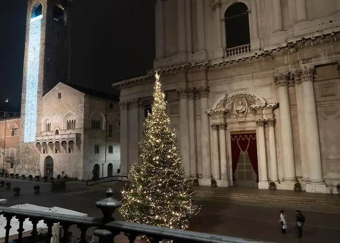Piazza Duomo Cathedral View Brescia
