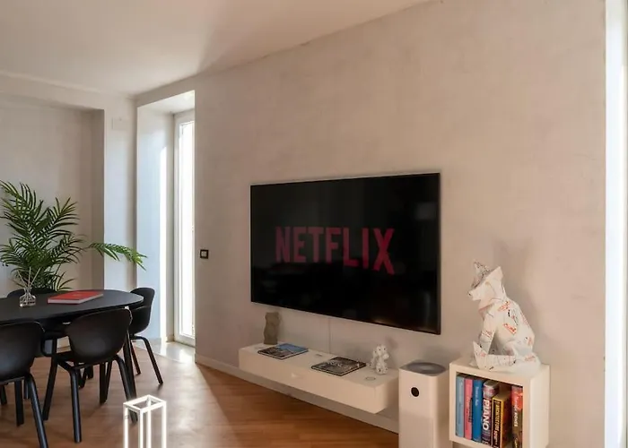 Piazza Duomo Cathedral View