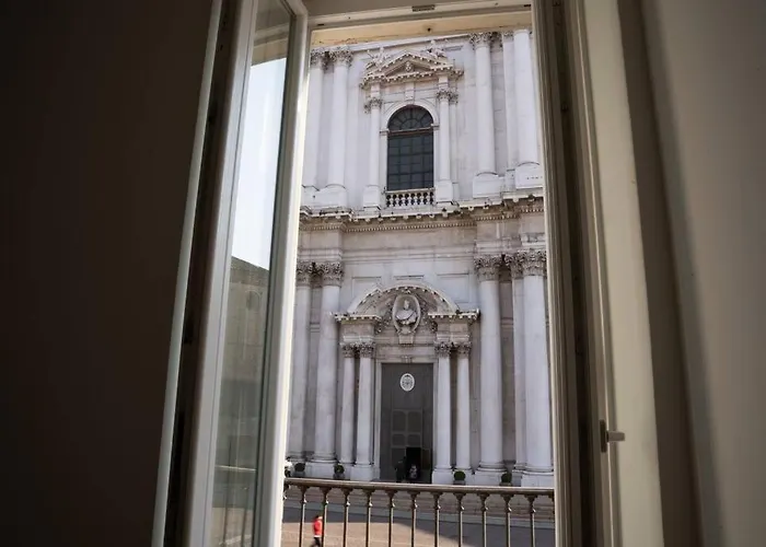 Piazza Duomo Cathedral View * Brescia