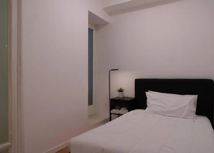 Piazza Duomo Cathedral View *