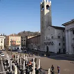 Piazza Duomo Cathedral View