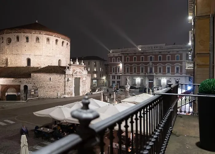 Piazza Duomo Cathedral View *