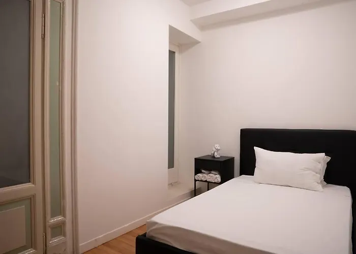 Piazza Duomo Cathedral View