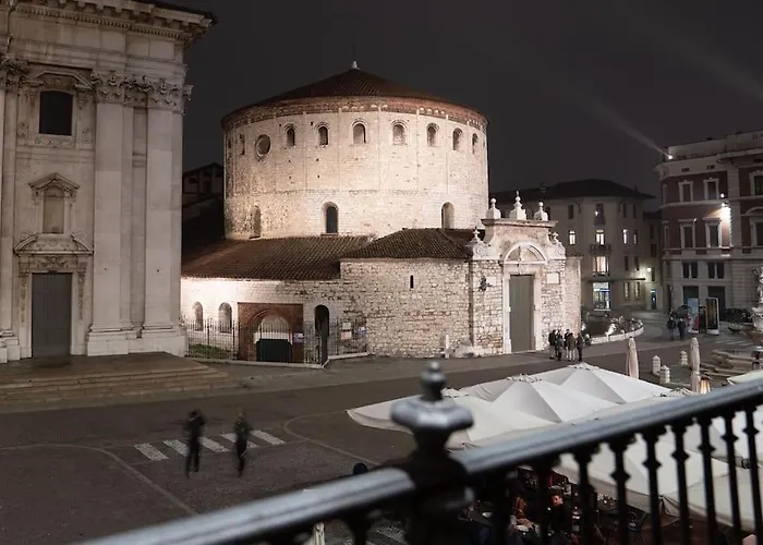 Piazza Duomo Cathedral View