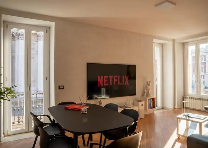 Piazza Duomo Cathedral View * Brescia