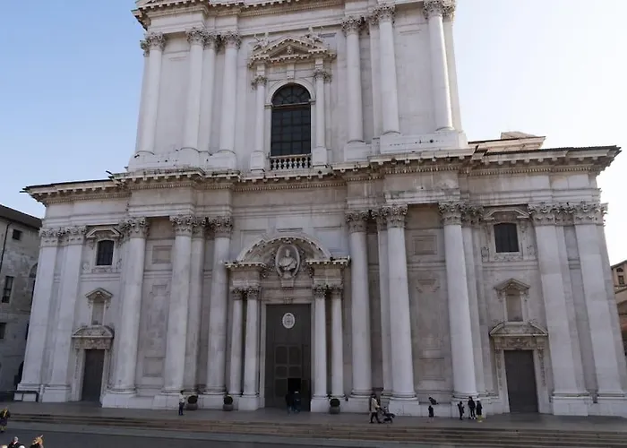 Piazza Duomo Cathedral View Appartamento Brescia